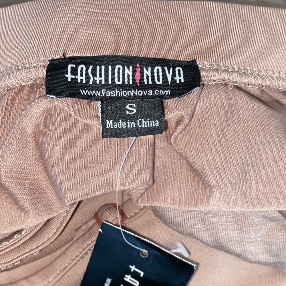 Fashion Nova Rivka dress - Picture 9 of 10